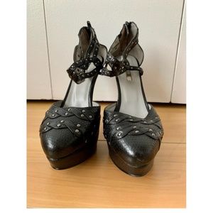 Mary Jane black leather high heels